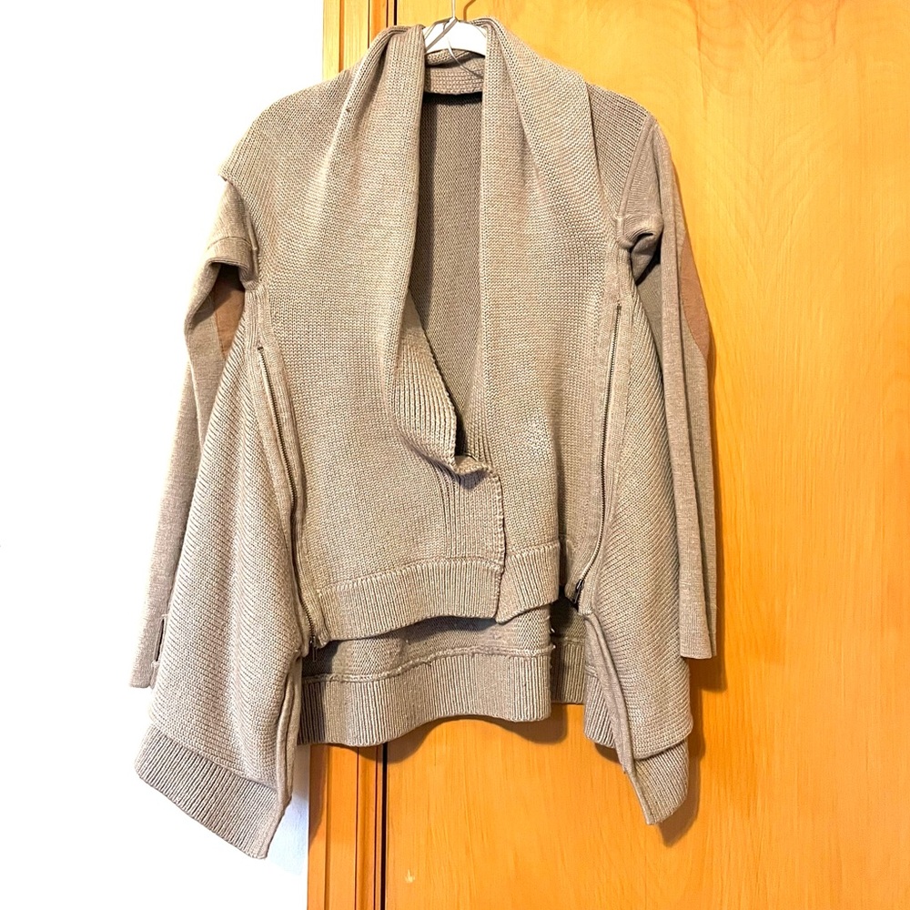 Lululemon cardigan with zipper pockets and elbow pads size 4